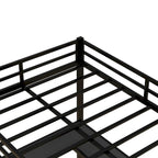 Cama loft de metal negra de tamaño completo con escritorio, estantes, escalera y barandillas