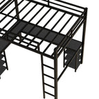 Cama loft de metal negra de tamaño completo con escritorio, estantes, escalera y barandillas