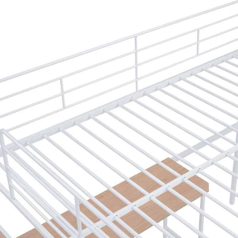 Cama alta contemporánea de metal con escritorio, escalera y barandillas | Diseño que ahorra espacio